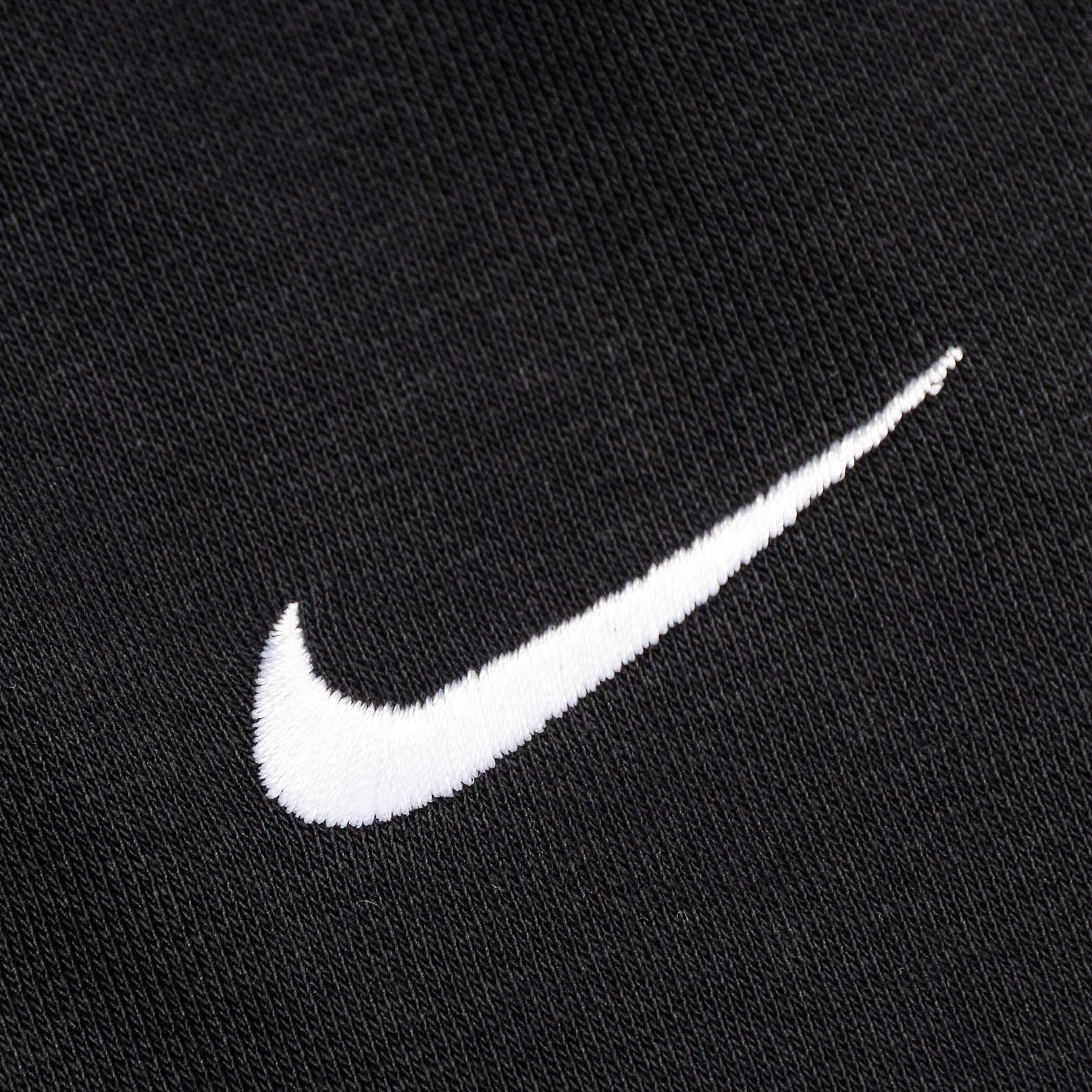 Nike Sportswear Essential Collection