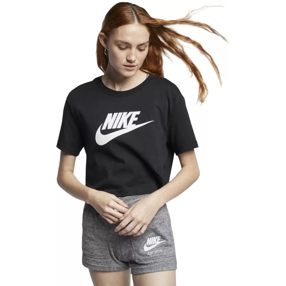 Crop t shirt nike hotsell