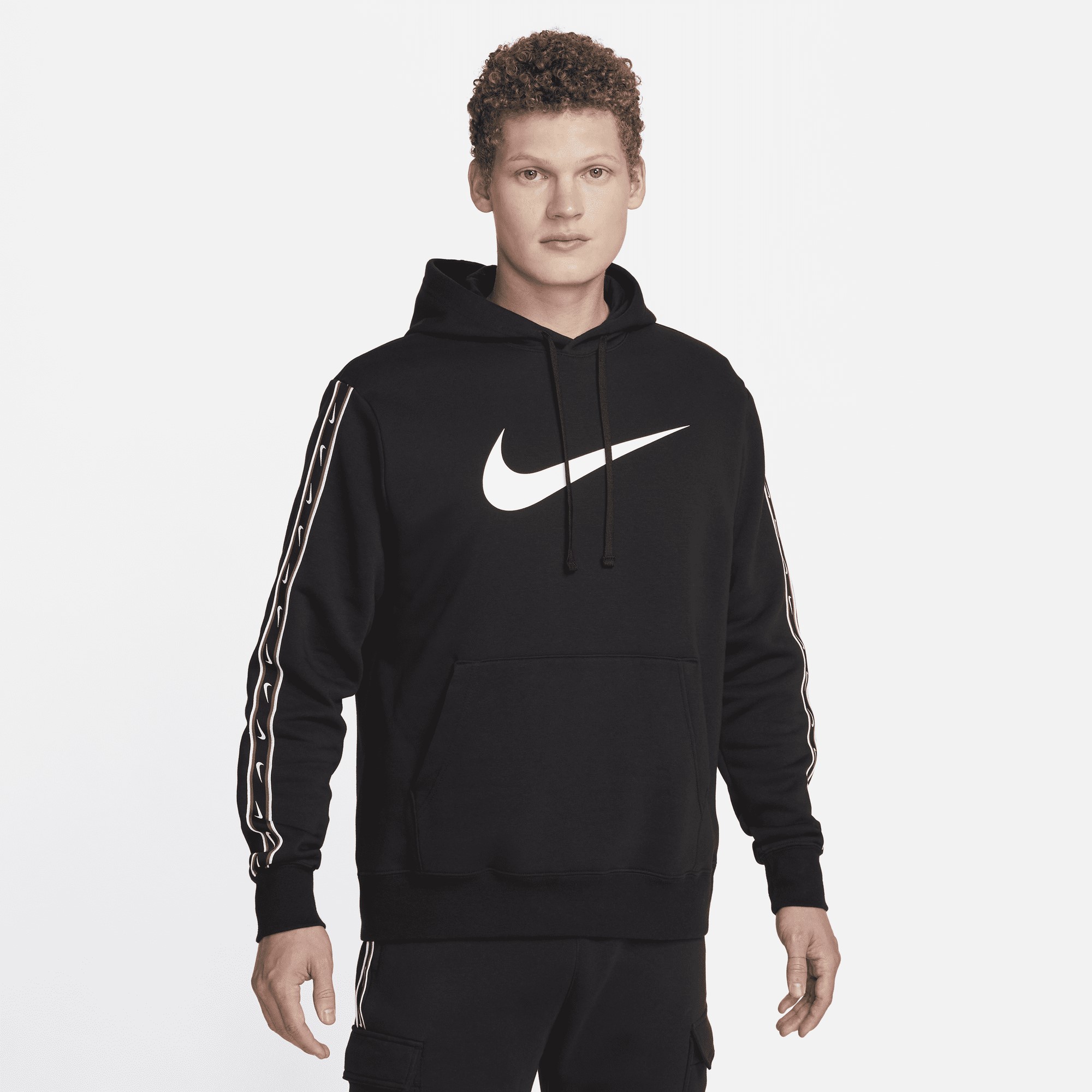 Nike nsw repeat on sale