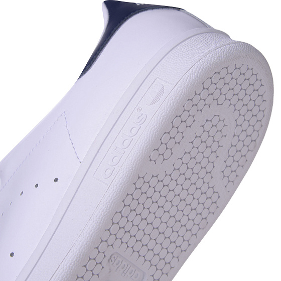 STAN SMITH